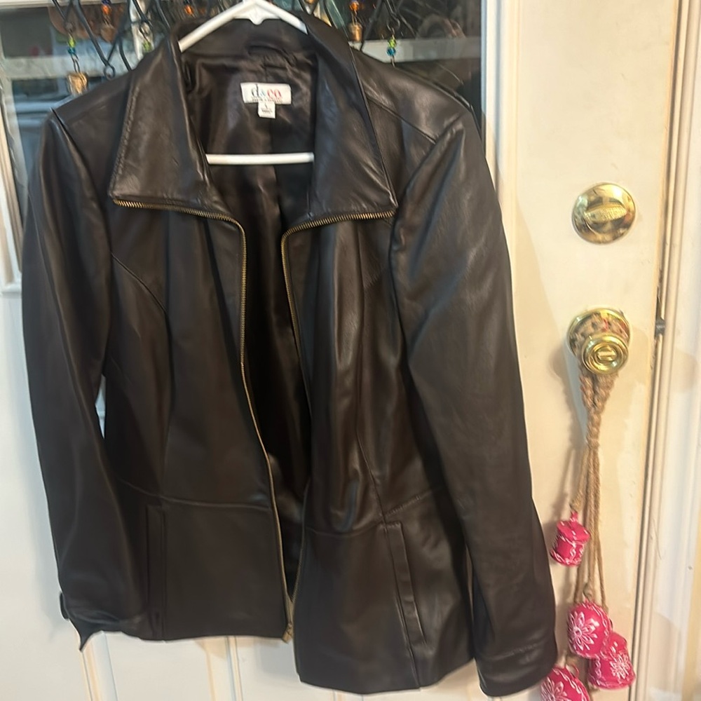 Chocolate brown leather zip up jacket dem co with side pockets